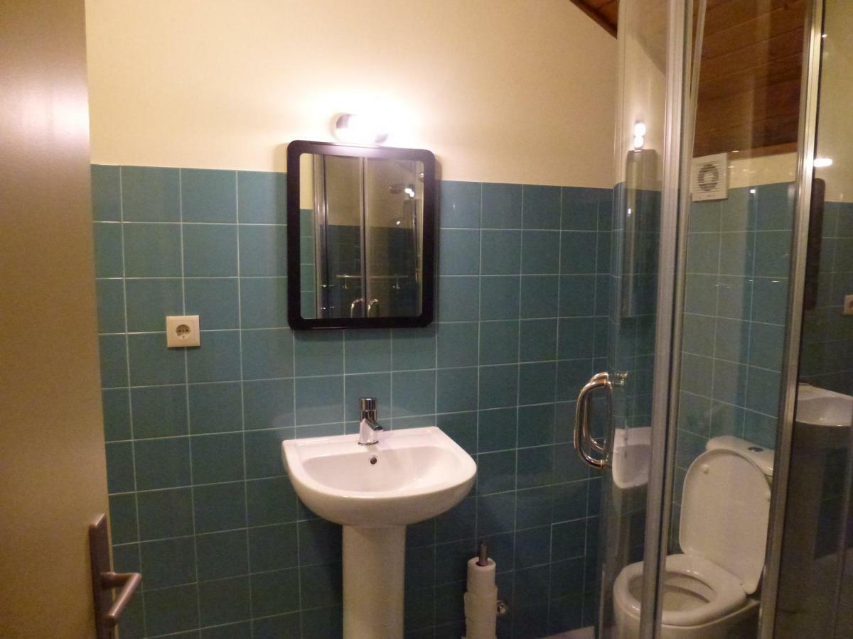 Bett im Frauenschlafsaal mit 8 Betten
